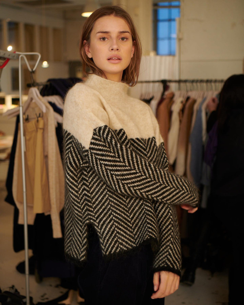 Myra | Turtleneck Sweater with Herringbone Pattern